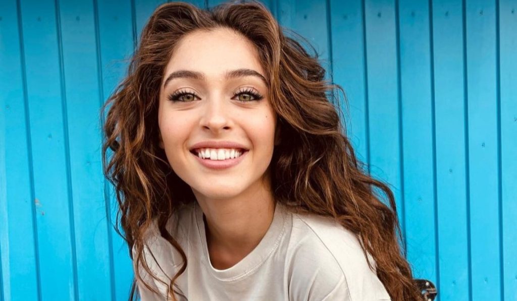 بیوگرافی جمره بایسل؛ قد، همسر، ثروت و علایق بازیگر زیبای ترکیه