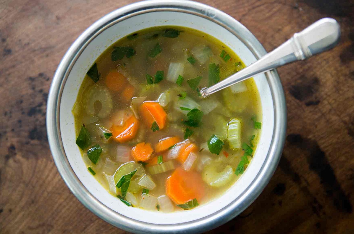 طرز تهیه سوپ شلغم خیلی خوشمزه بدون تلخی