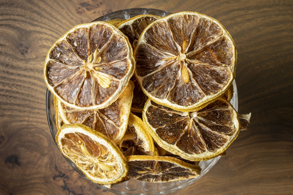 طرز تهیه لیمو خشک ورقه ای خوشرنگ بدون تلخی