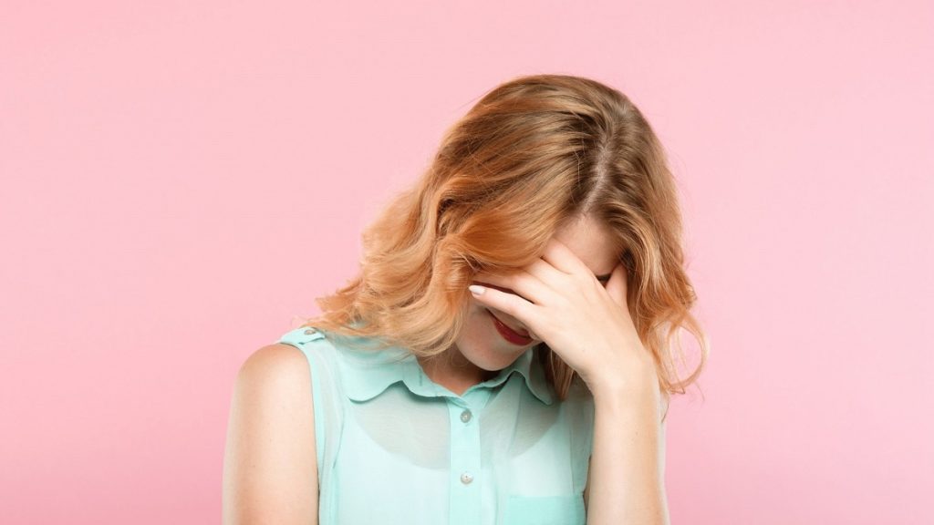 چرا از بدنم خجالت میکشم (علت، اثرات، روش های مقابله)