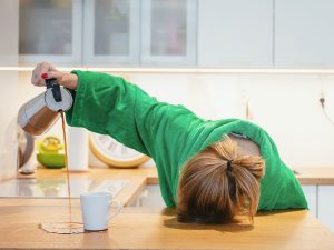 درمان خواب آلودگی در فصل بهار (چیکار کنیم و چه چیزی بخوریم)