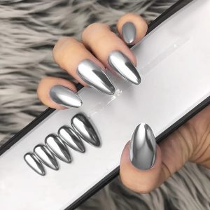 مدل لاک ناخن طوسی شیک و جدید مناسب تابستان 1402