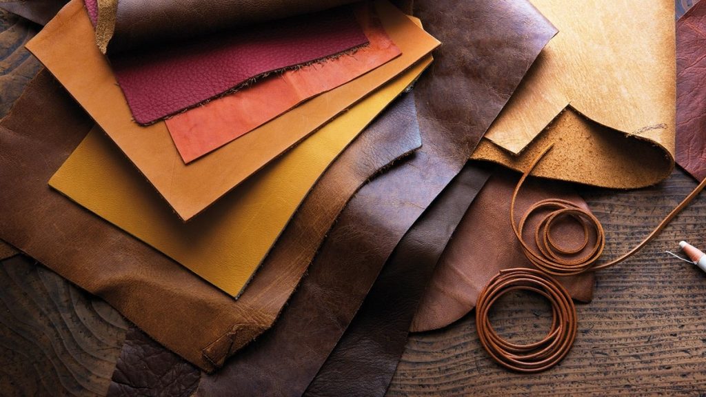 اسم برای پیج چرم (100 اسم شیک و باکلاس)