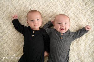 جدیدترین اسم های پسرانه دوقلو همراه با معنی آنها