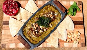 طرز تهیه کشک بادمجان کبابی برای دو نفر با گردو