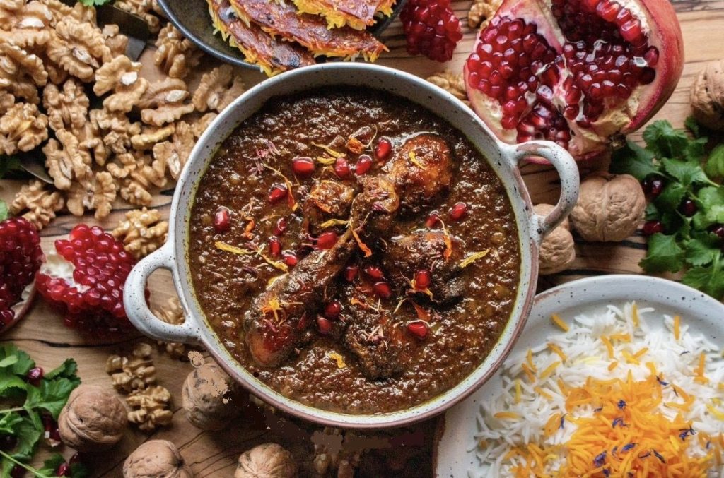 طرز تهیه فسنجان برای 4 نفر به همراه نکات طلایی برای تهیه آن