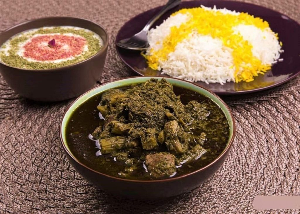 طرز تهیه خورش کرفس برای 10 نفر با مرغ