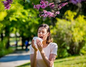 فال عطسه چهارشنبه؛ پیام عطسه برای شما در ساعات مختلف روز